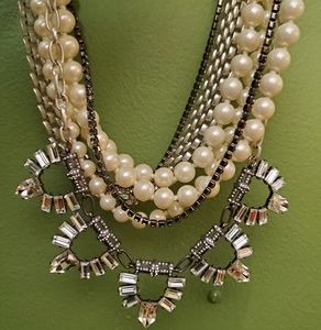 Starlet Pearl & Crystals necklace